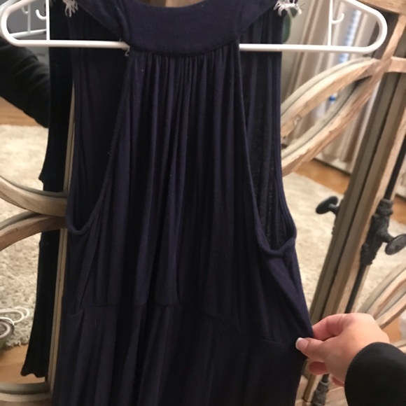 Universal Thread top - Picture 2 of 4